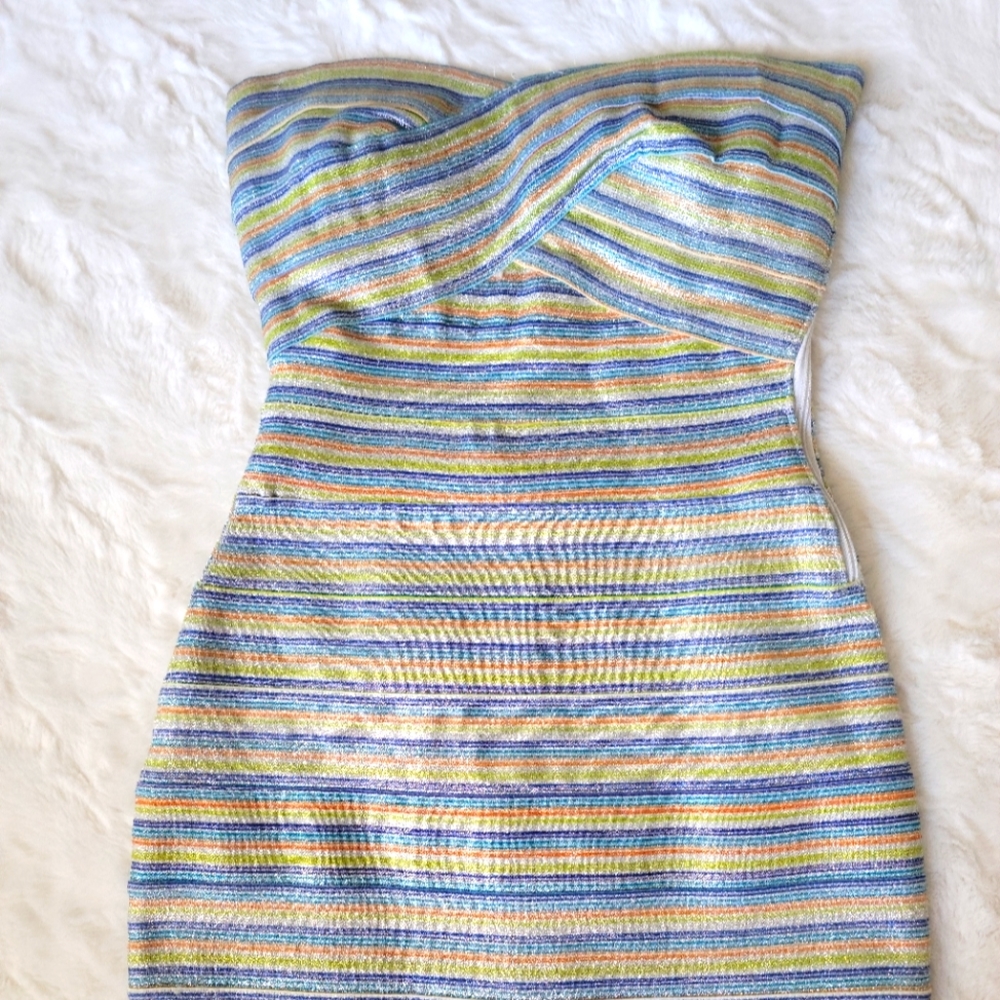 Wow Couture strapless dress. Size S  excellent conditions, padded. Mini dress